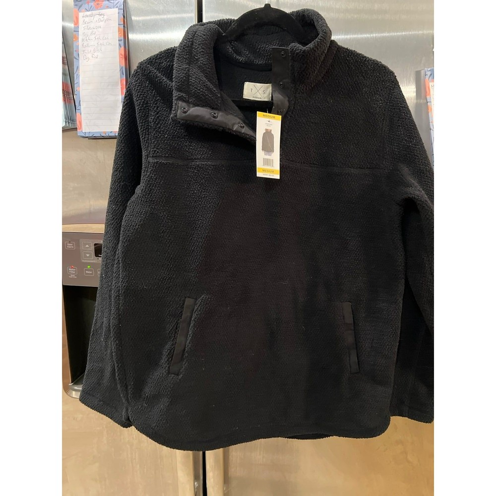 TS woman’s pullover